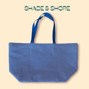 SHADE & SHORE // BLUE & WHITE RUBBER WEAVE OVERSIZE TOTE